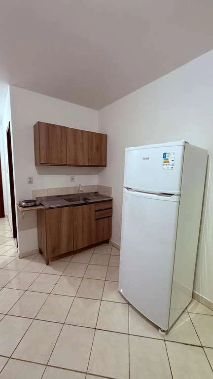 Unfurnished studio with 1 bedroom and 1 bathroom