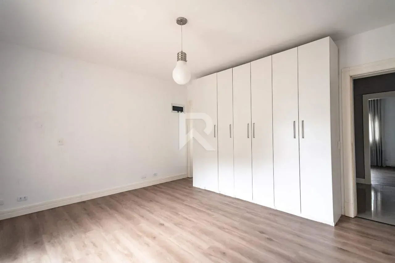 Casa con 4 suites y balcón con parrilla, 464 m² — photo 35