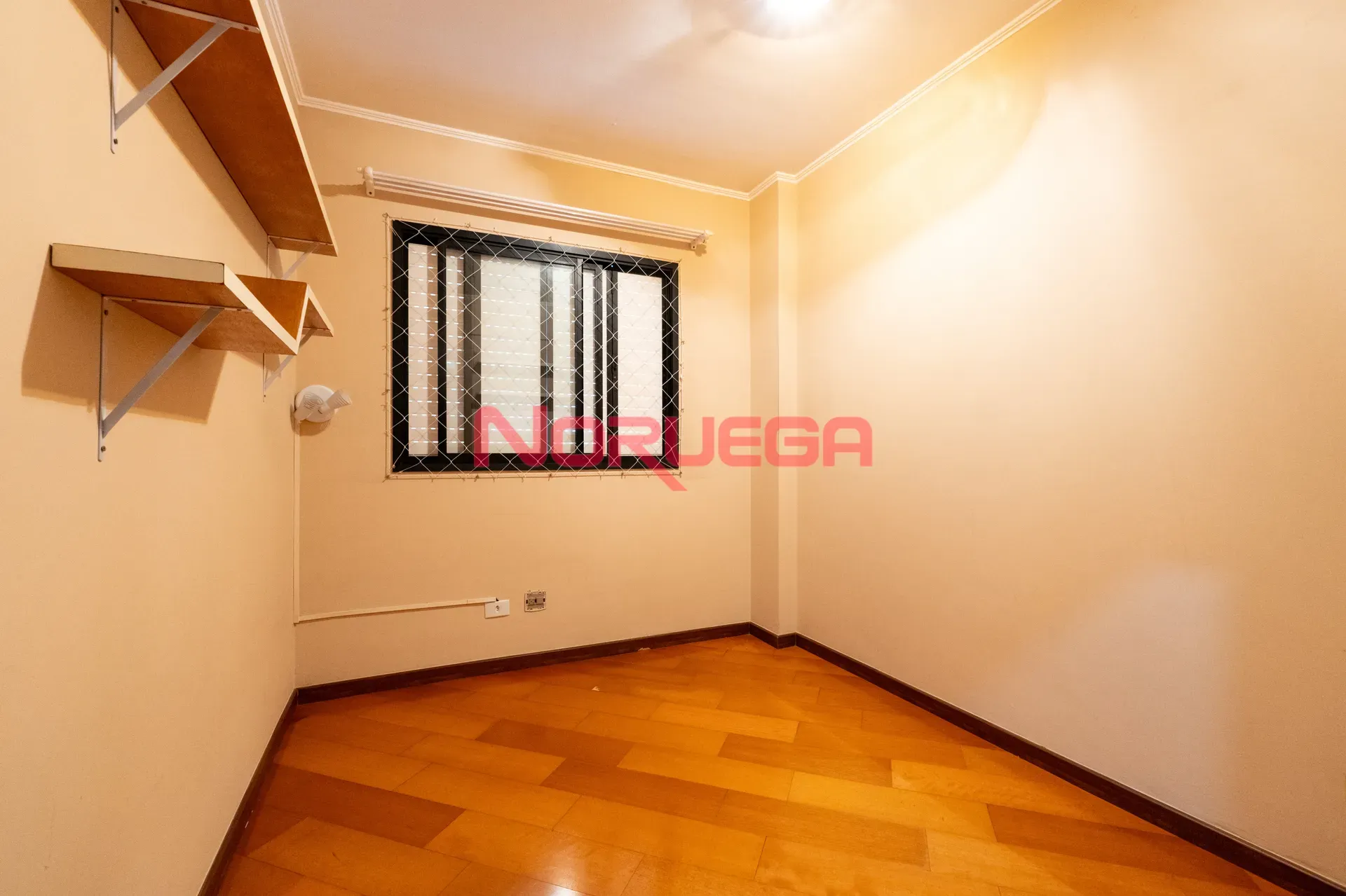 2-bedroom apartment with a built-in balcony grill — photo 24