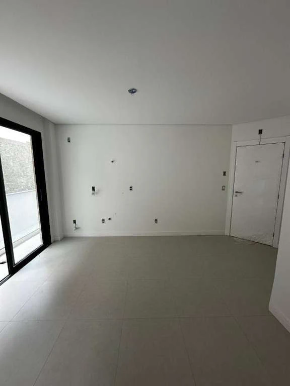 1-bedroom apartment with an open-plan kitchen — photo 3