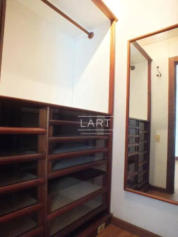 House with 4 bedrooms and 5 bathrooms, 962 m² and 2 parking — photo 28