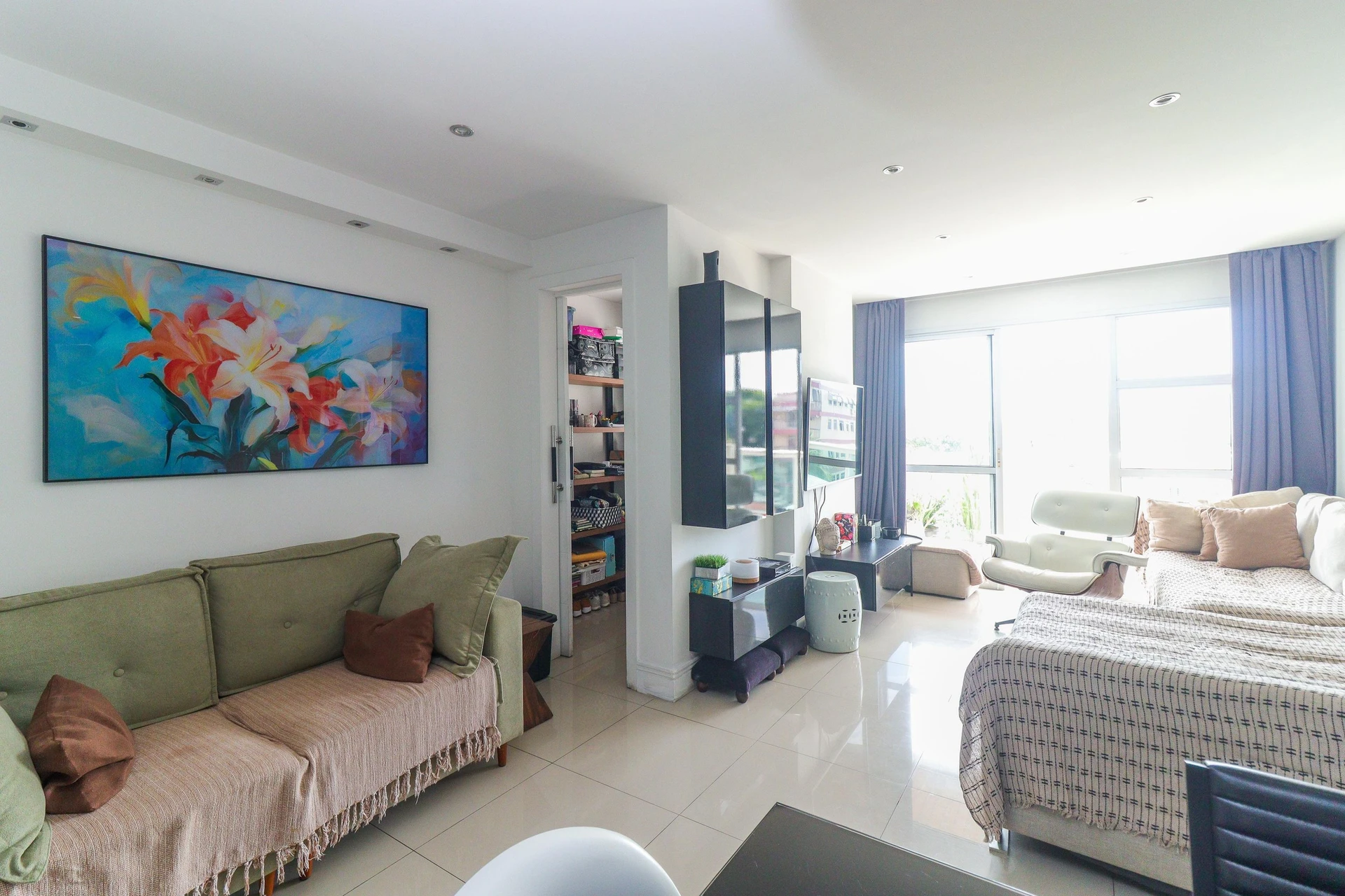 105 m² apartment with a home office and a washing machine — photo 4