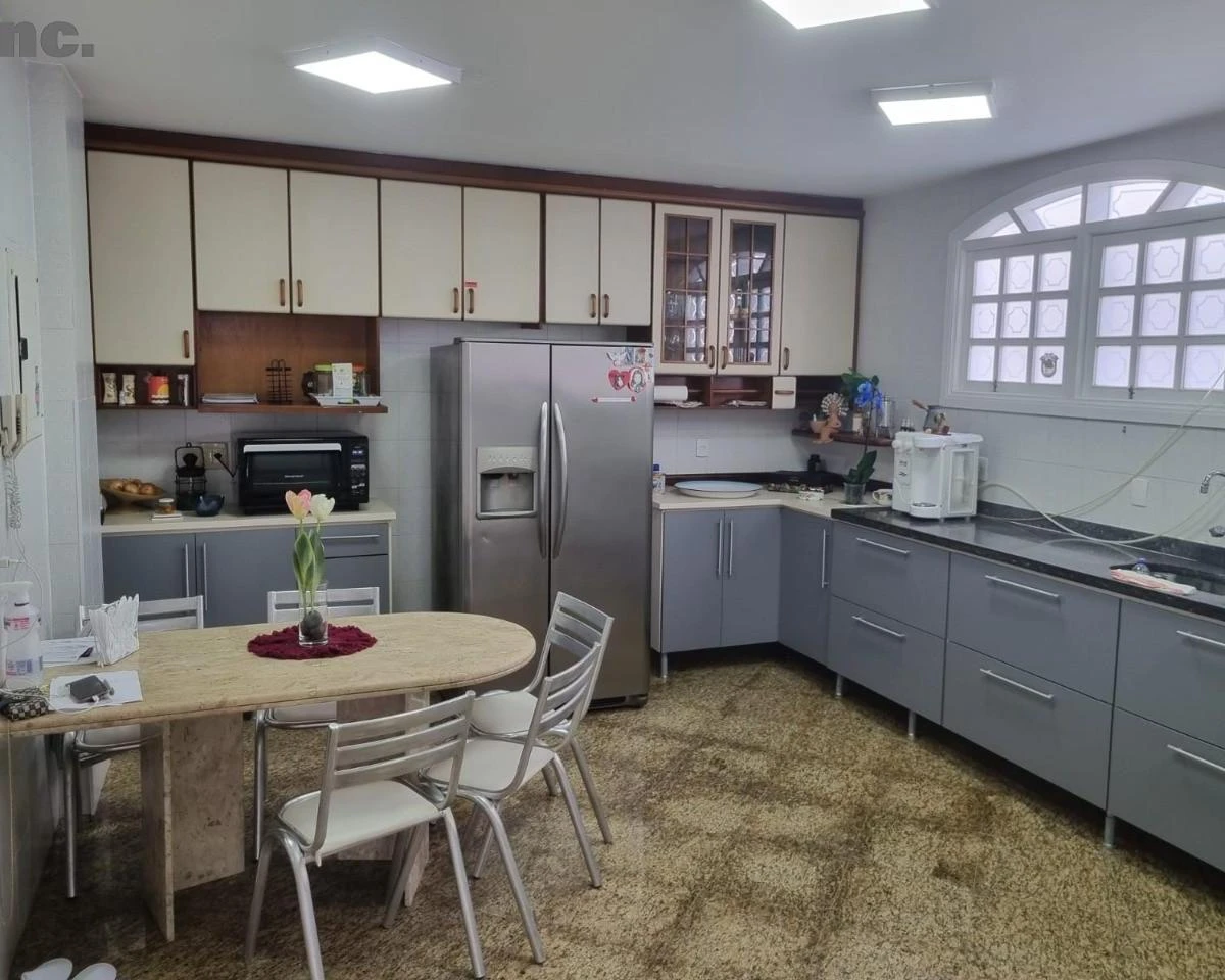 Меблированный дом с балконом и 4 спальнями с ванными — photo 2