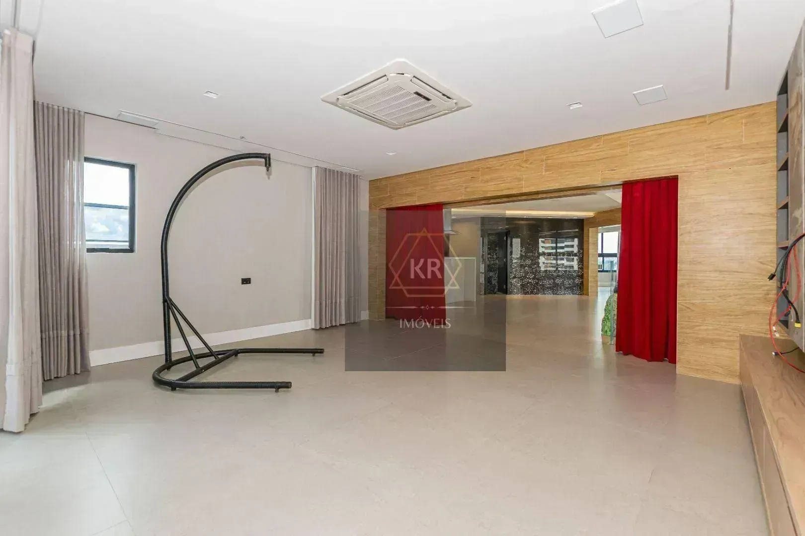 Furnished 272 m² apartment with 3 en-suites and 4 parking — photo 67