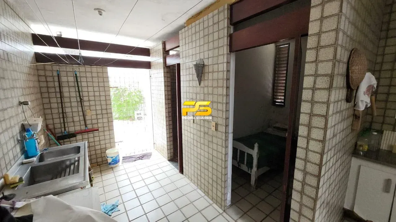 Casa com 4 suítes e 350 m², com 4 vagas — photo 12