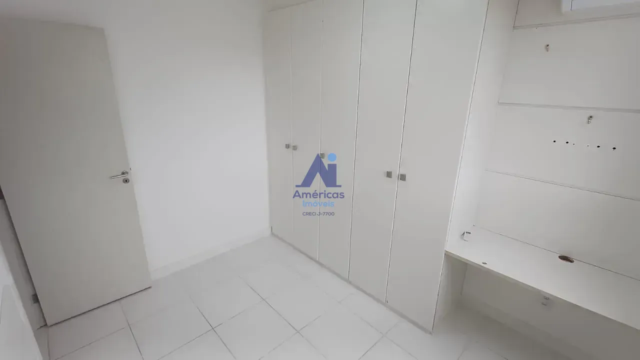 Застеклённый балкон и 3 спальни: квартира 80 м² — photo 10