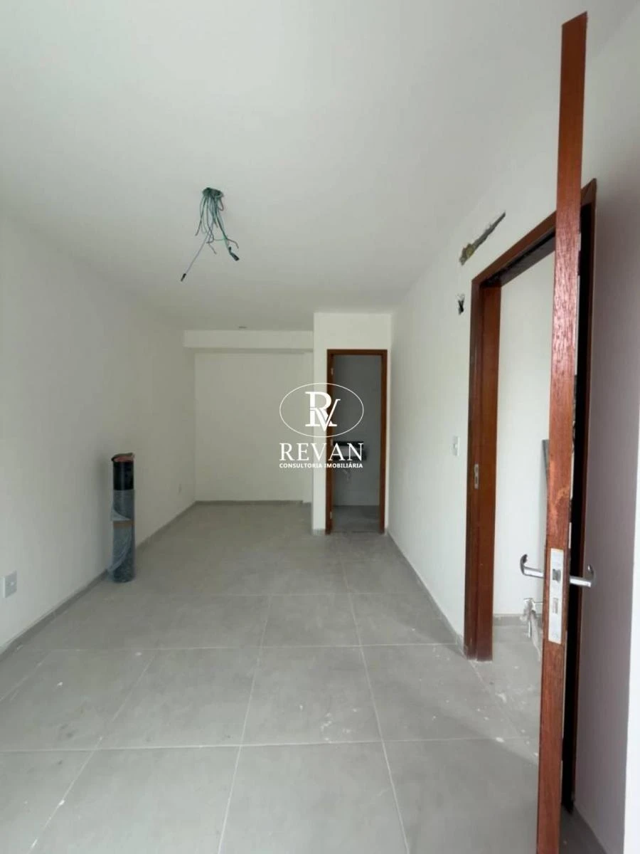 Floor-to-ceiling windows in a 4-bedroom house, 157 m² — photo 6