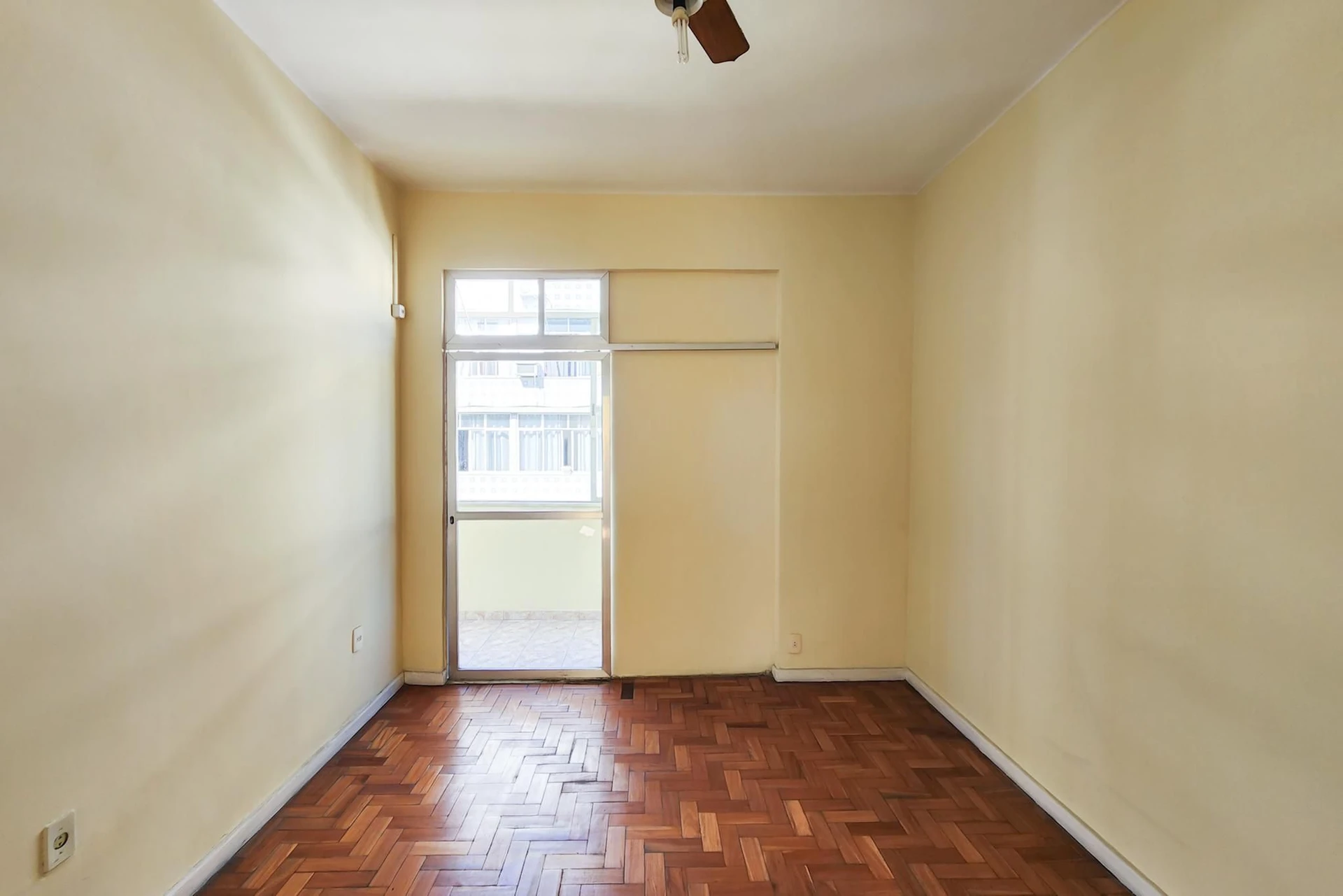 Apartment with balcony, 2 bedrooms and 2 bathrooms — photo 18