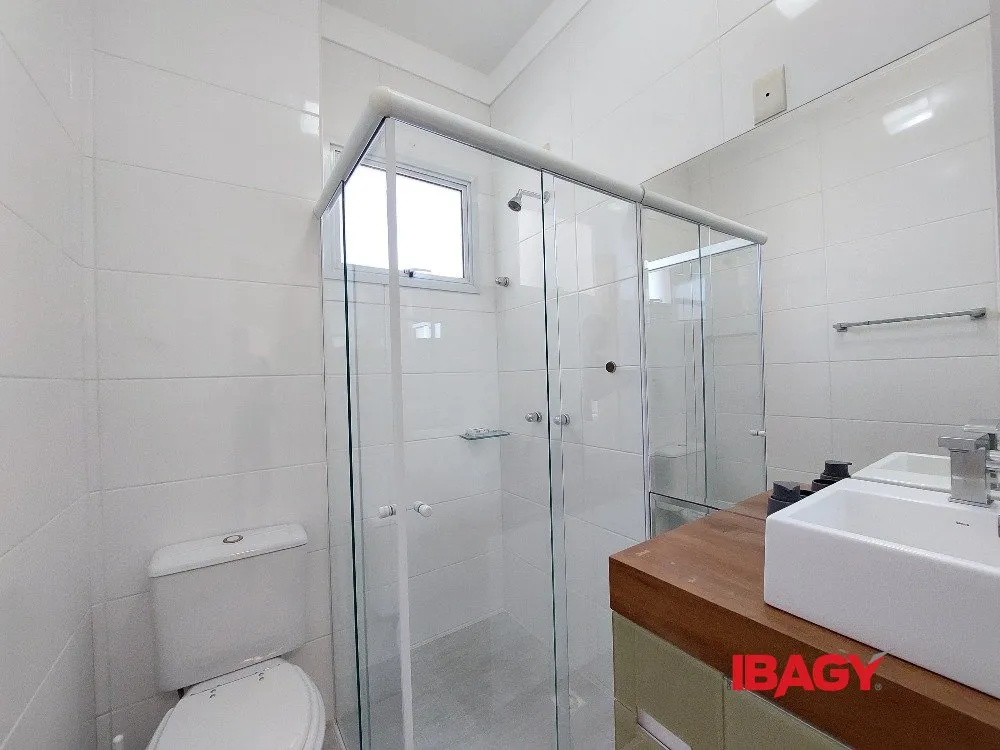 Furnished 145 m² apartment with 3 bedrooms and 2 parking — photo 14