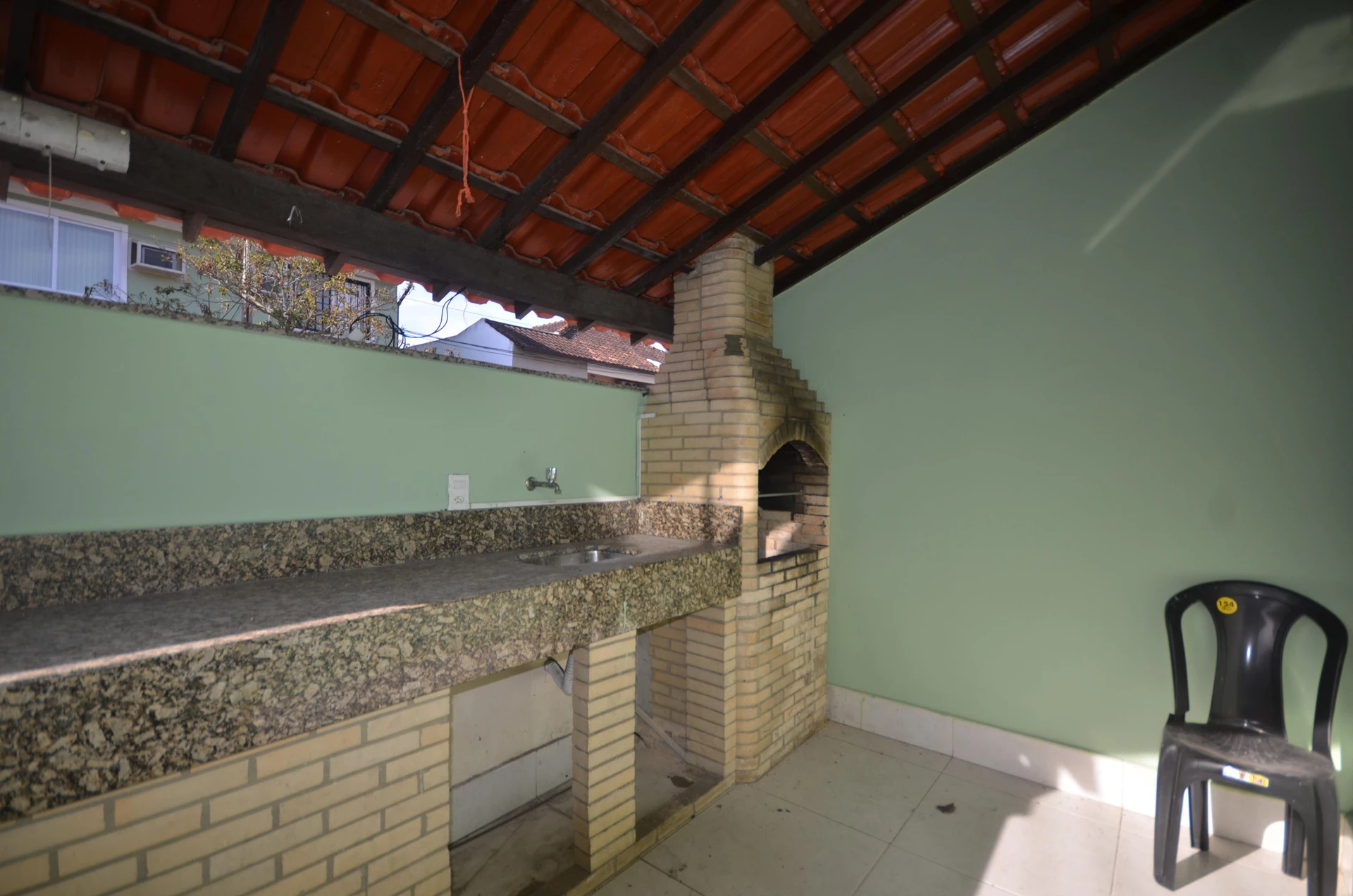 2-bedroom house with a bathtub in Rio de Janeiro — photo 13