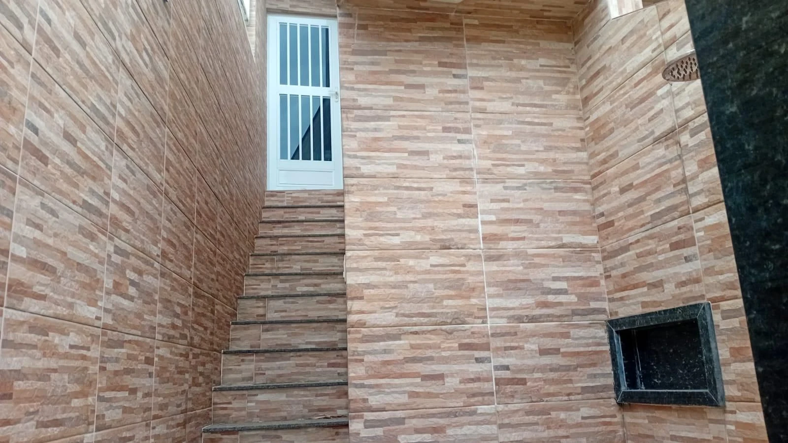 Unfurnished house with 2 bedrooms and 2 bathrooms — photo 23