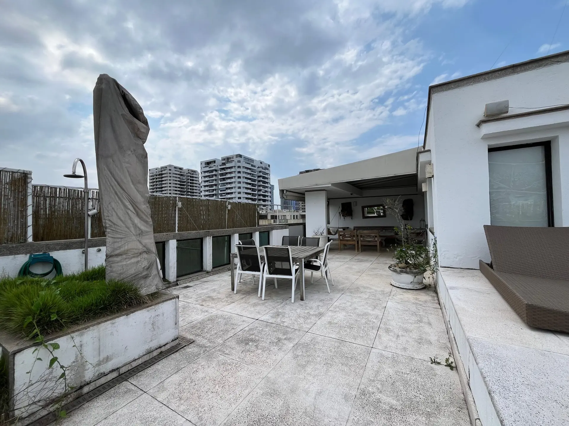 4-bedroom apartment with a water view — photo 43