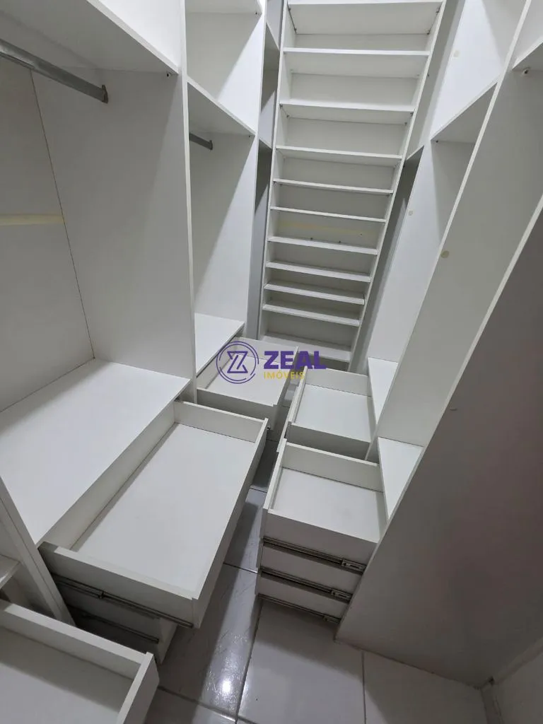 4-bedroom house with a walk-in closet in Rio de Janeiro — photo 21
