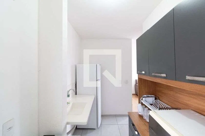 2-bedroom apartment with wood or laminate floors — photo 30
