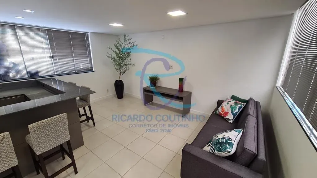 Furnished 2-bedroom apartment with 2 en-suites and parking