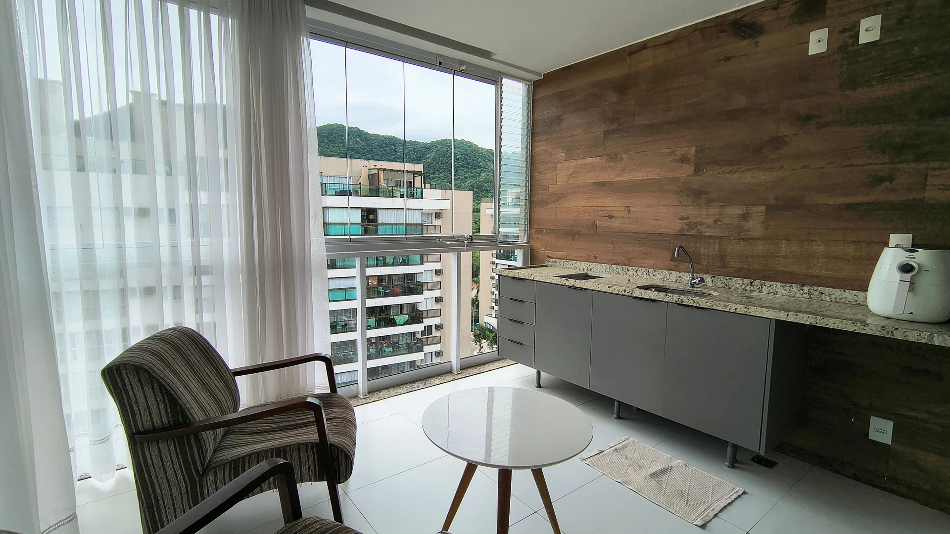 2-bedroom apartment with an enclosed, floor-to-ceiling balcony — photo 18