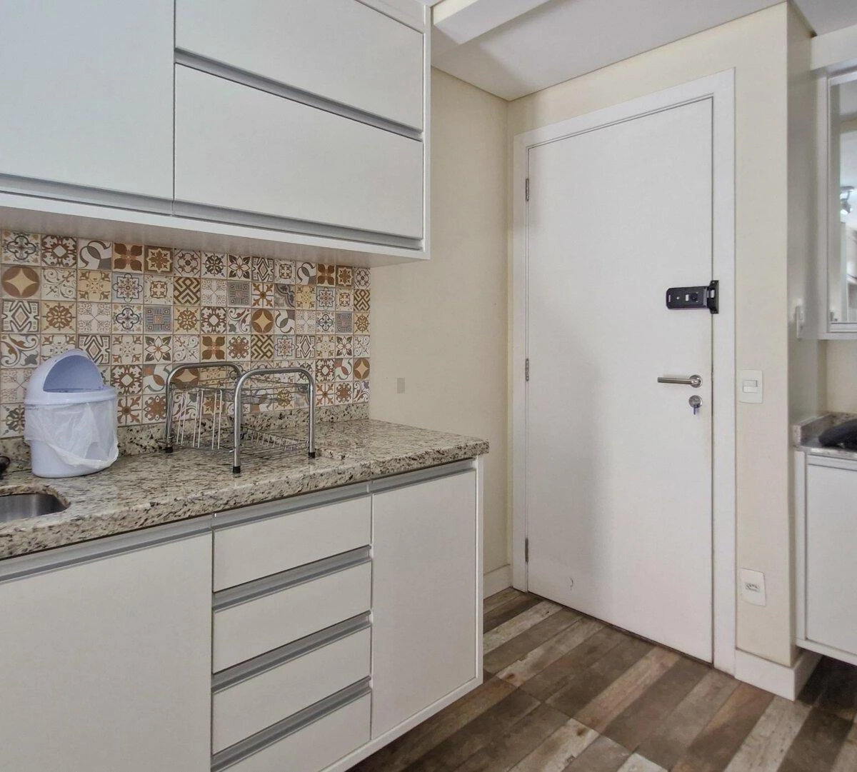 Washing machine in a one-bedroom apartment, 36 m² — photo 10