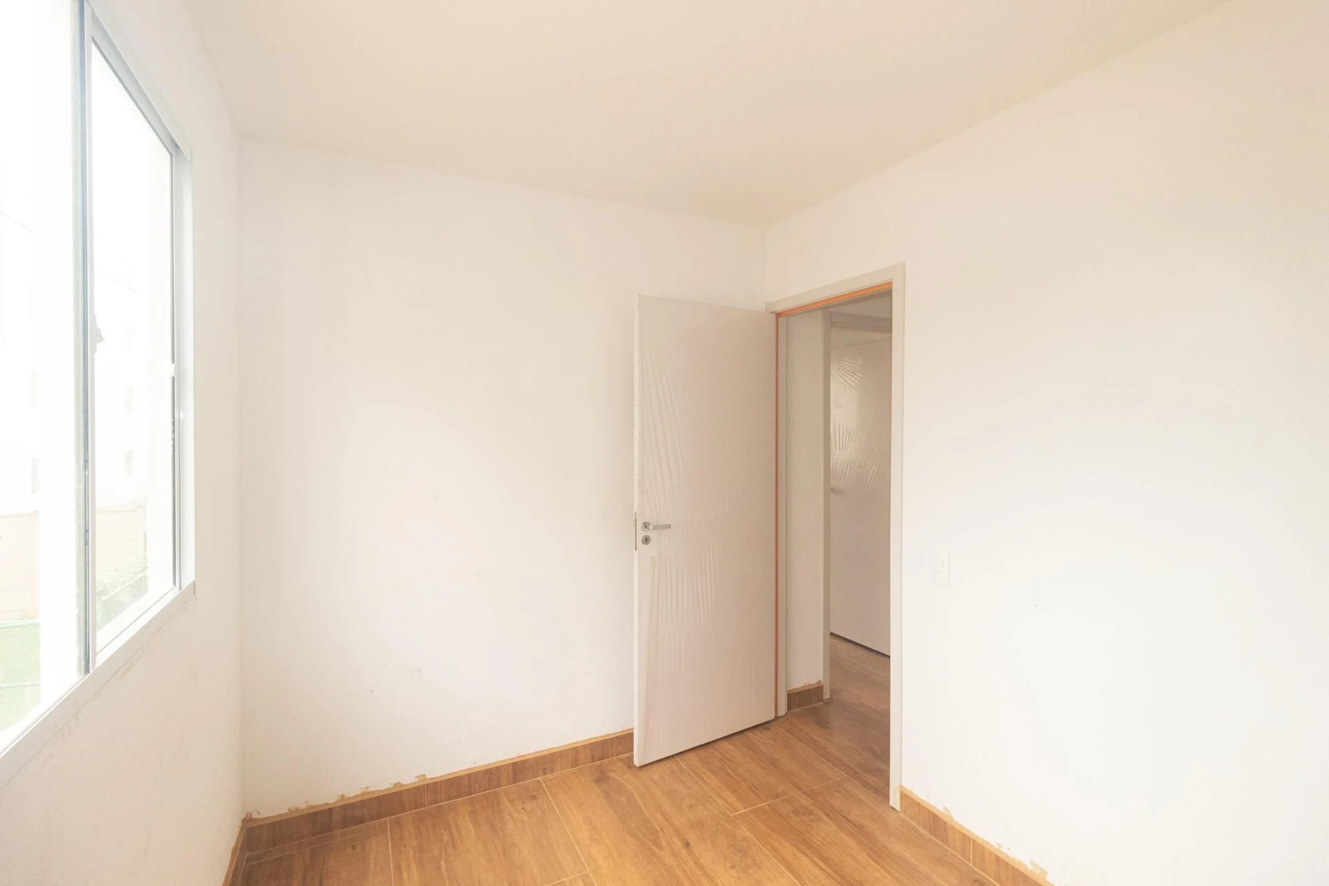 Rental apartment with 2 bedrooms and 1 parking spot — photo 32
