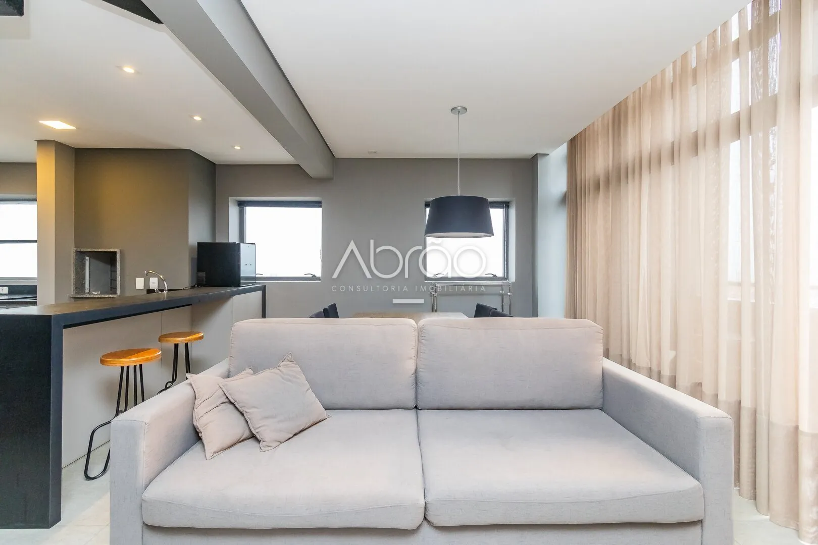 90 m² apartment with floor-to-ceiling windows and a bathtub — photo 4