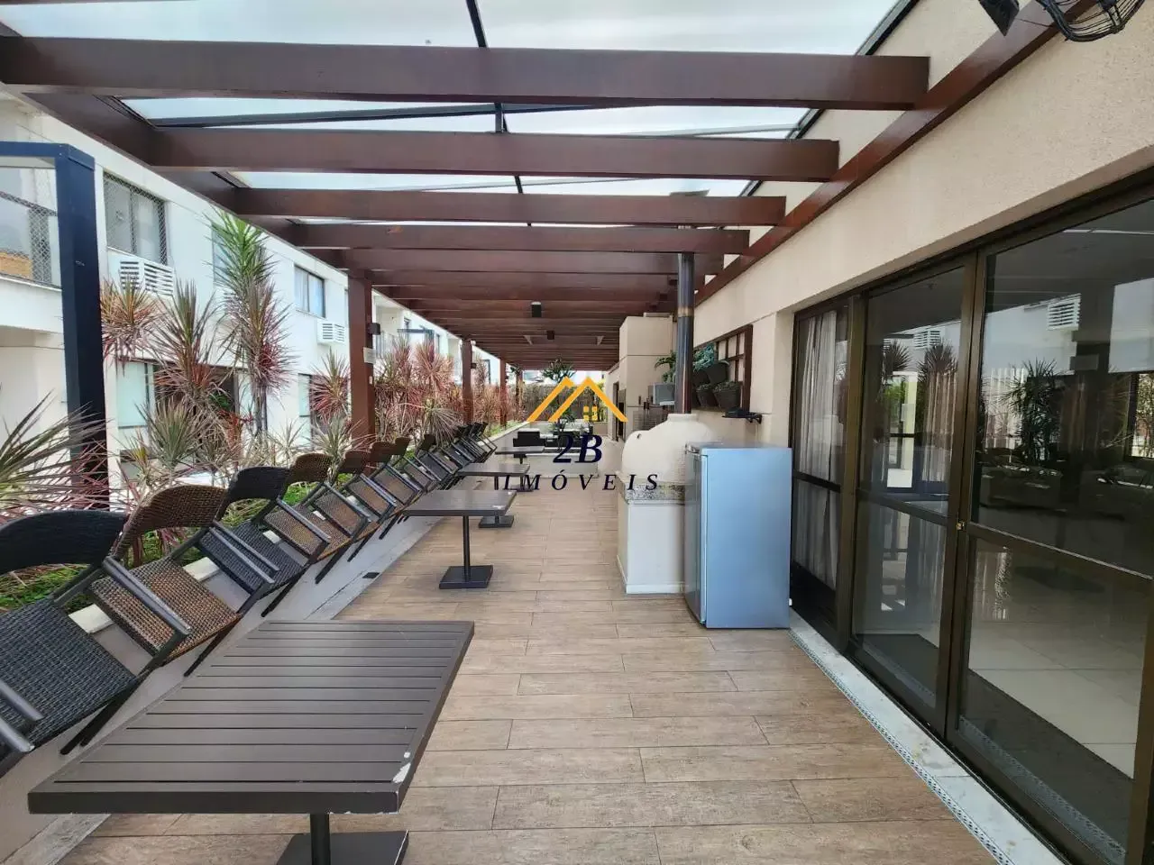 Unfurnished apartment with 3 bedrooms and 2 bathrooms — photo 27