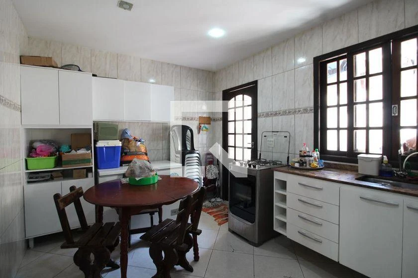 Furnished 140 m² house with 3 bedrooms and 3 bathrooms — photo 8