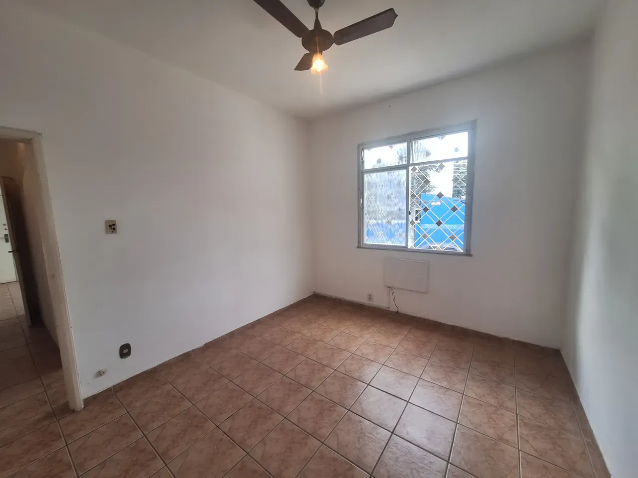 Unfurnished rental apartment with 2 bedrooms and 2 baths — photo 17