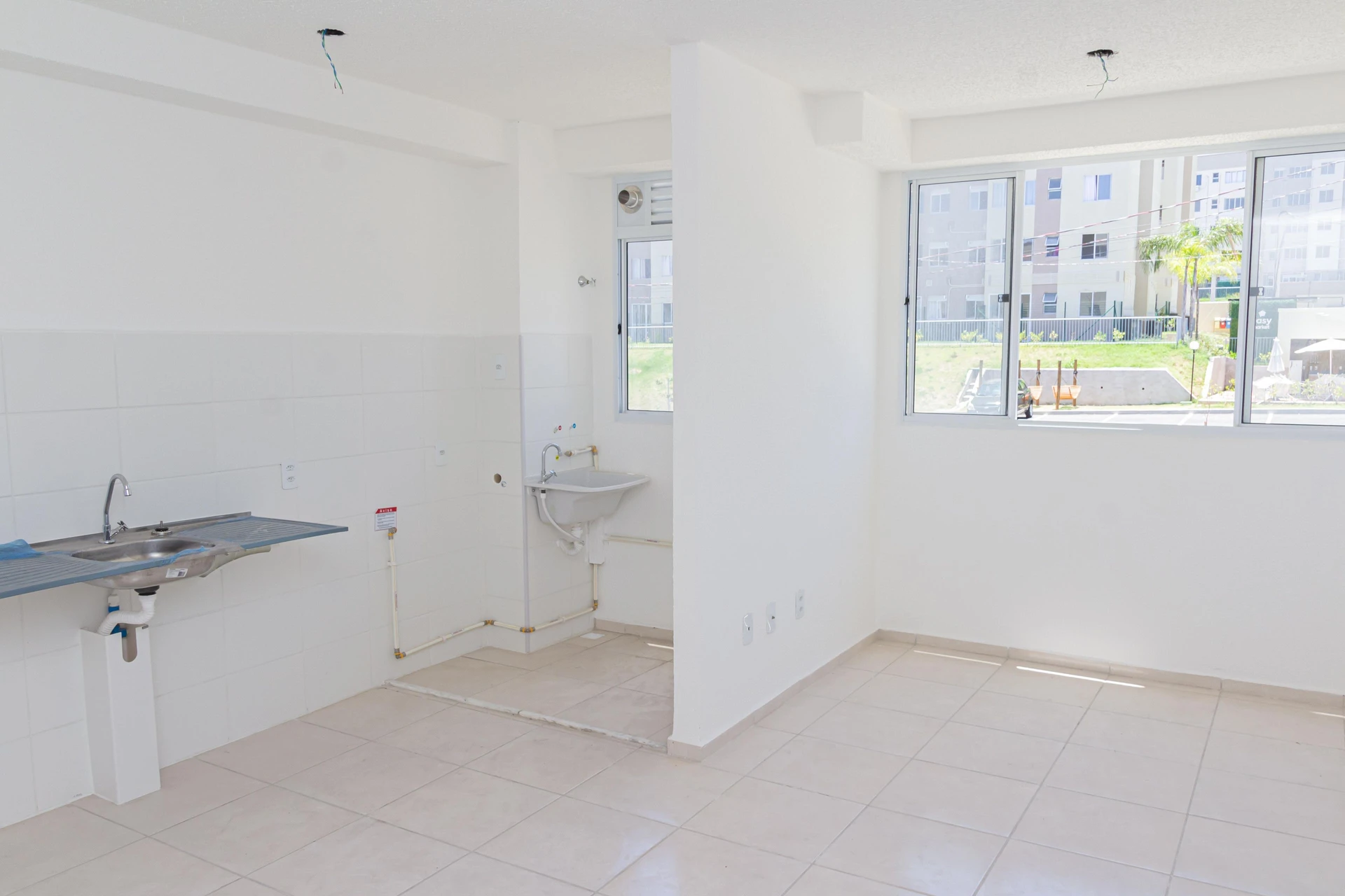 2-bedroom apartment in a building with a pool — photo 20