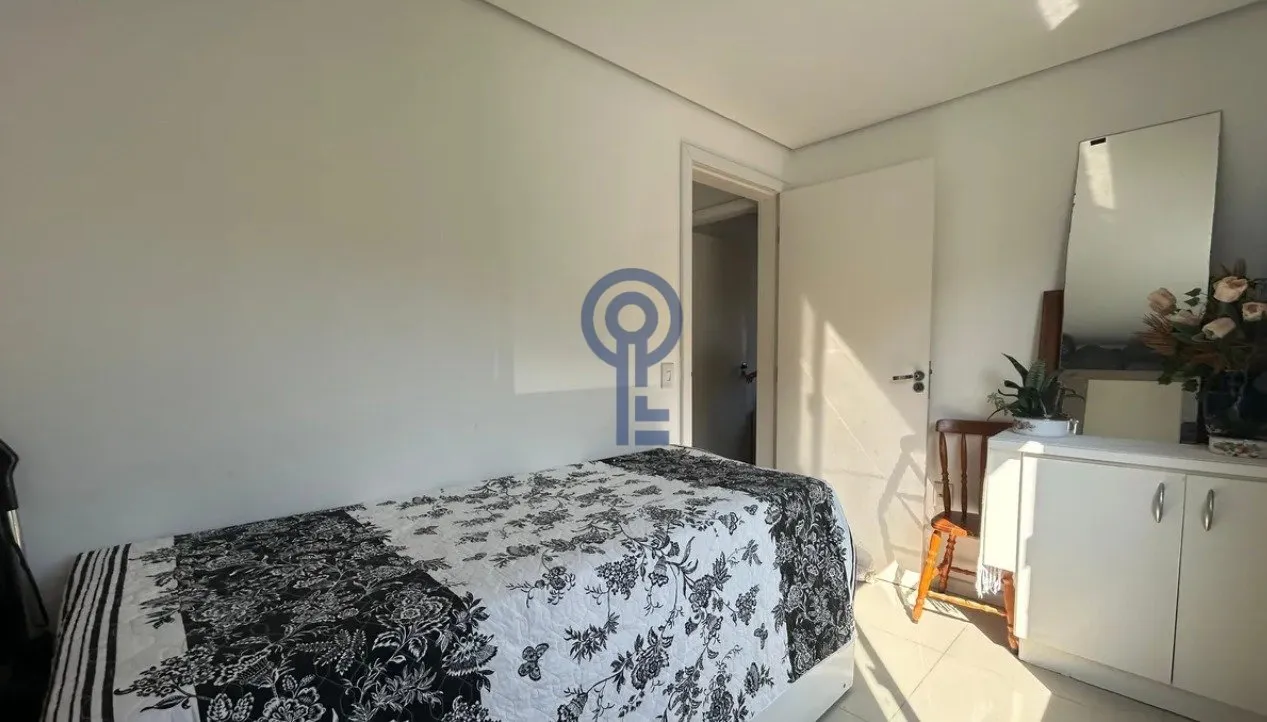 Furnished house with 5 bedrooms and 4 parking spots — photo 20