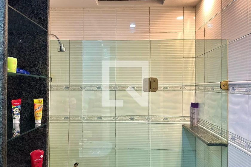 Glass-enclosed balcony in a 4-bedroom apartment, 403 m² — photo 43