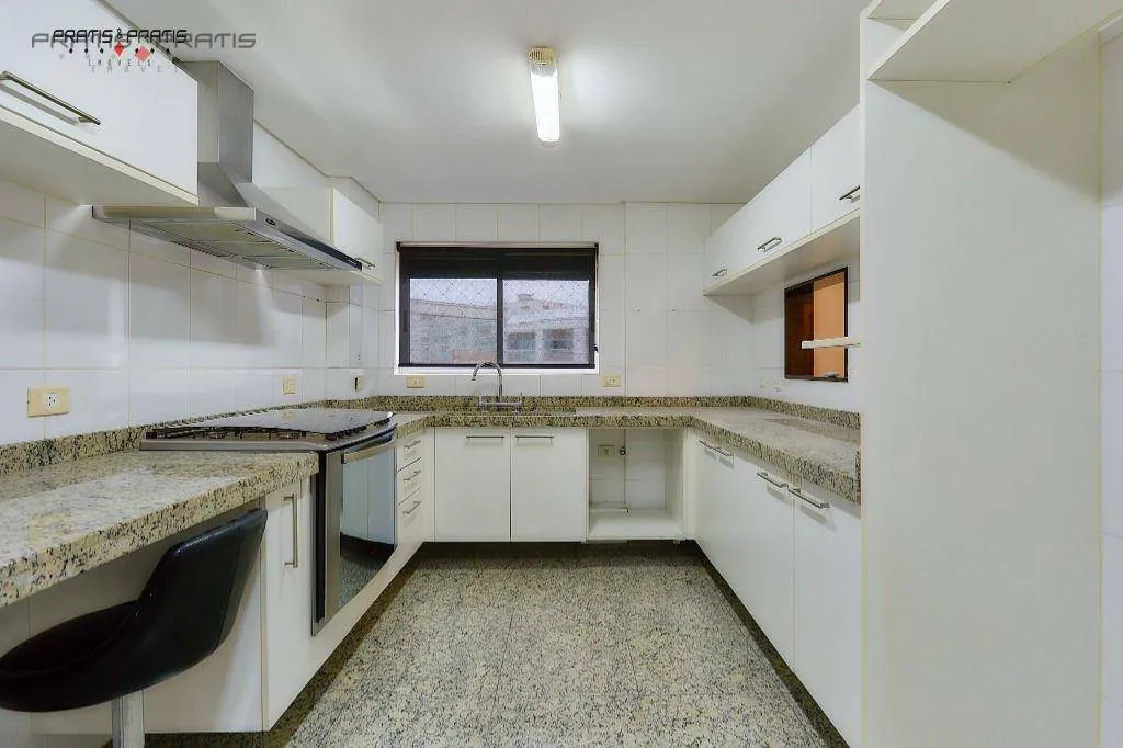 Apartment with 4 bedrooms and gas-stove kitchen — photo 15