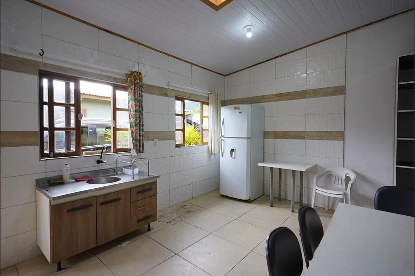 Estudio con 1 dormitorio y 1 baño con cocina compacta — photo 2