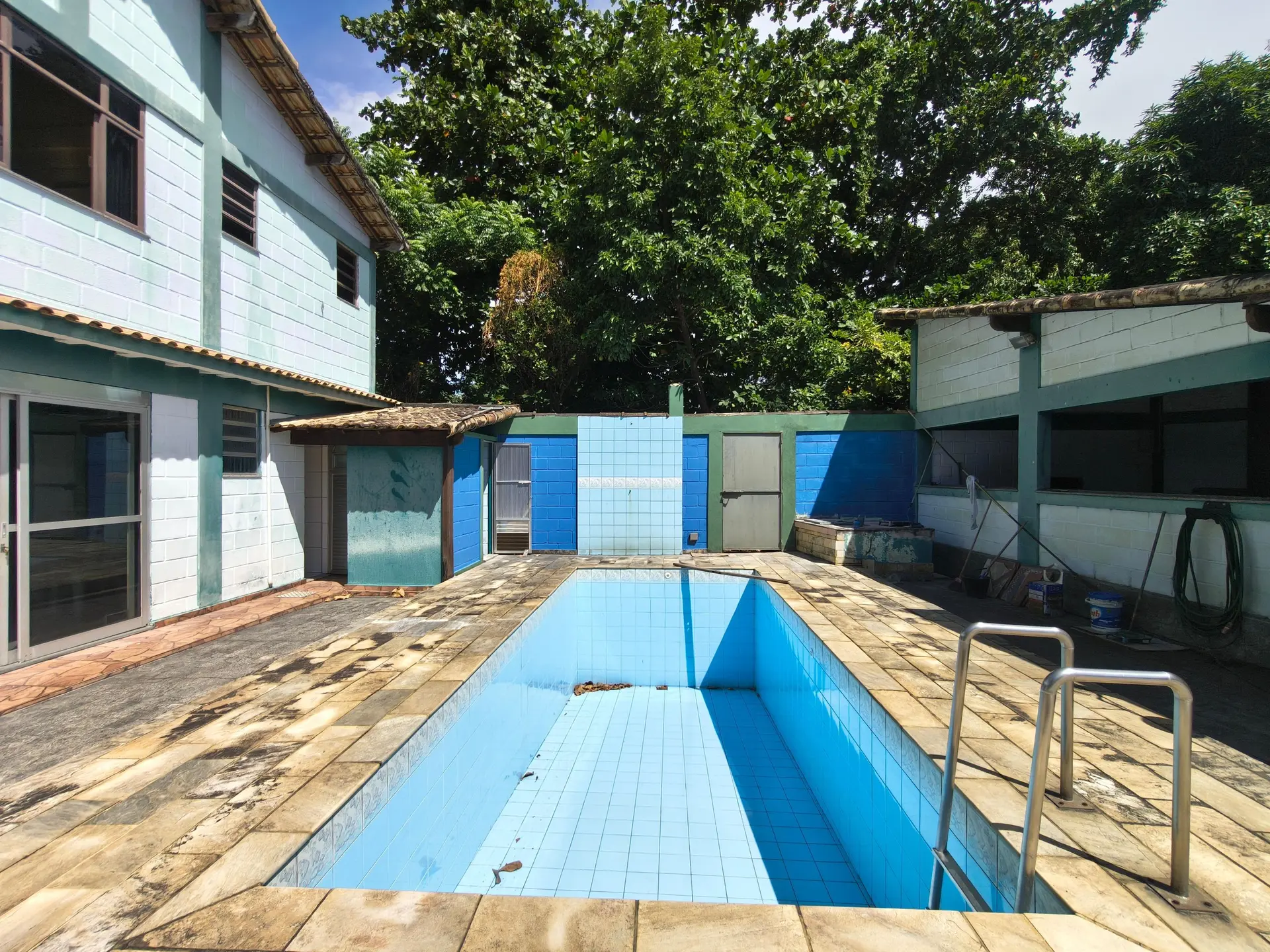 Casa sem mobília com 1 quarto e varanda com pia — photo 39