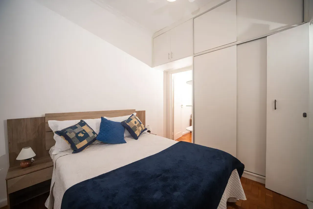 Квартира з 1 спальнею 50 м² і кутовою міні-кухнею — photo 4