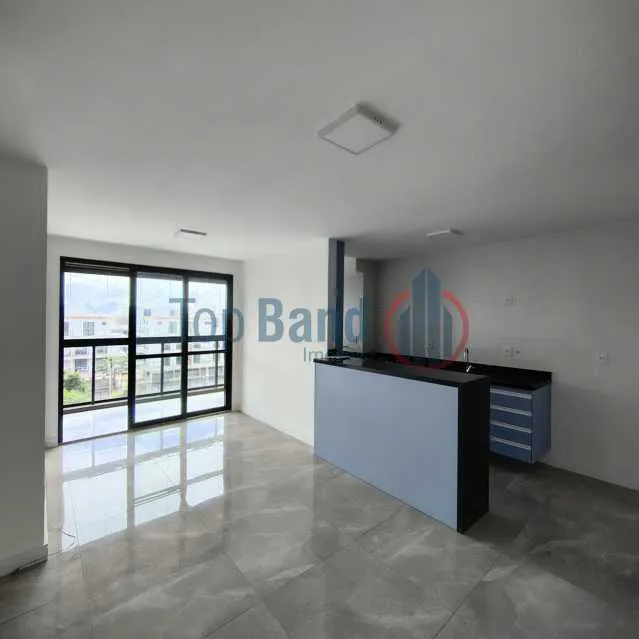 Apartment on the 3rd floor with a glass-enclosed balcony — photo 3