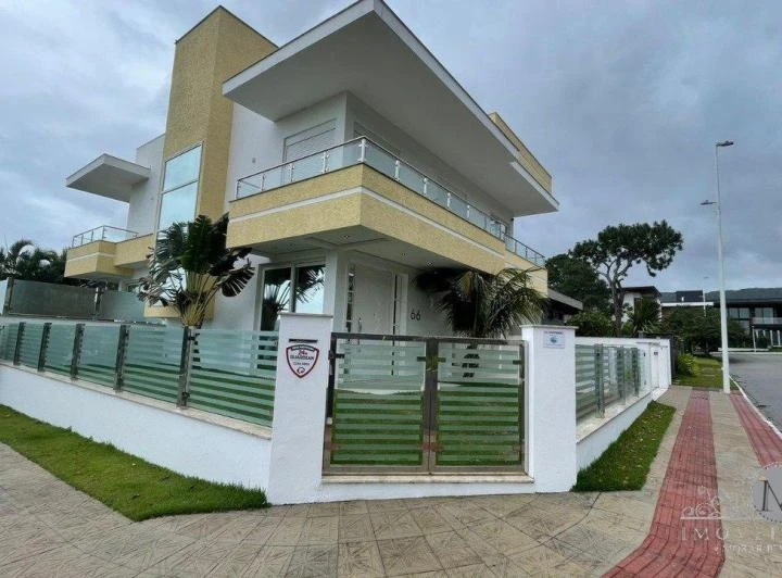 House with 4 en-suite bedrooms and shared pool — photo 7