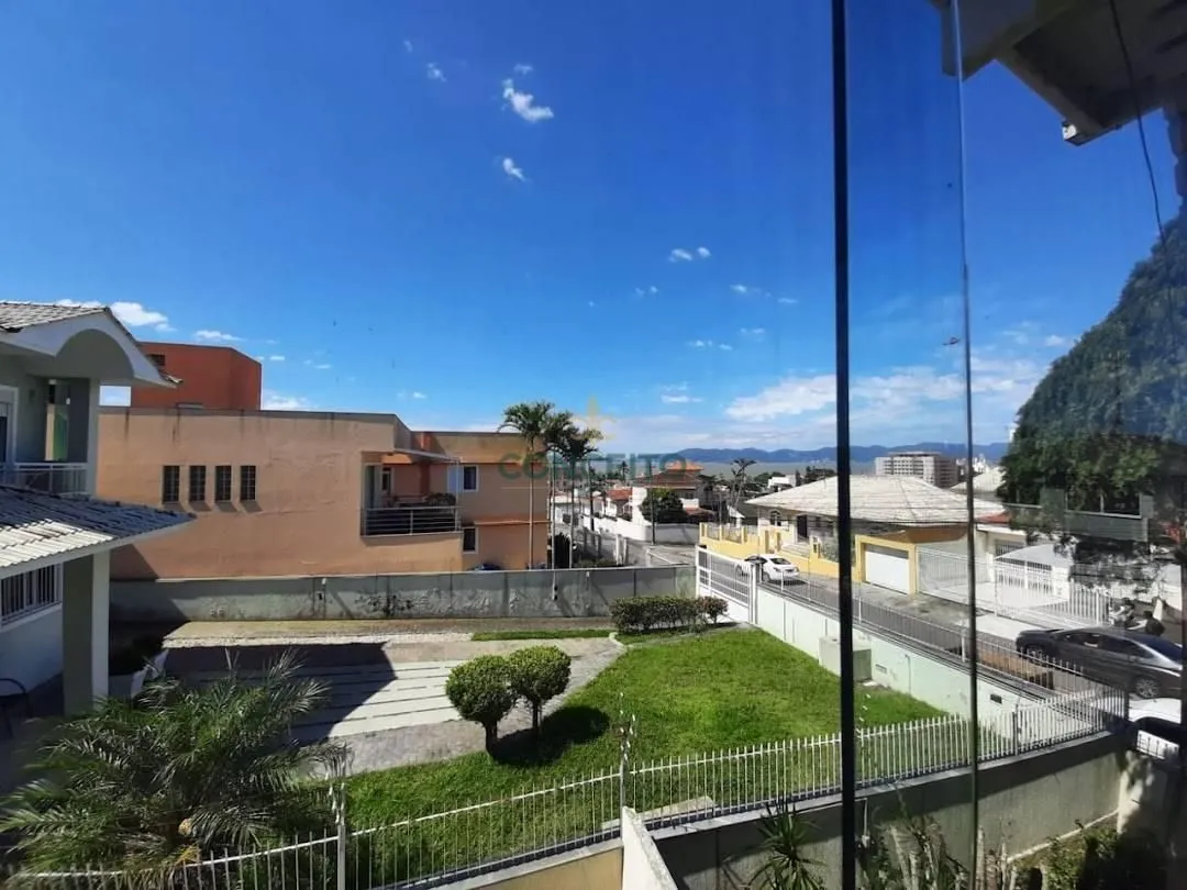 Casa en alquiler con 6 dormitorios y 420 m² — photo 16