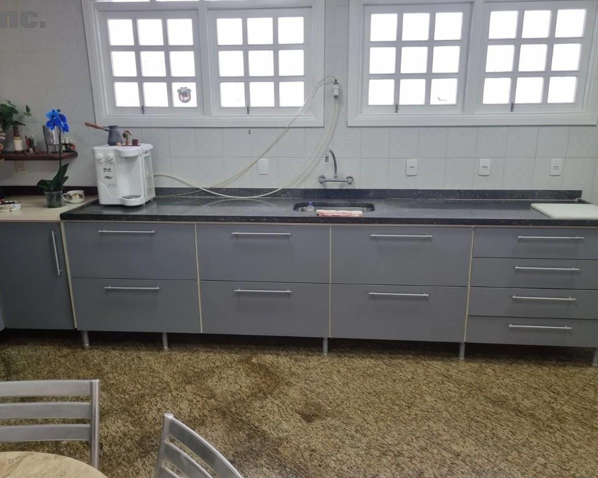 Меблированный дом с балконом и 4 спальнями с ванными — photo 13