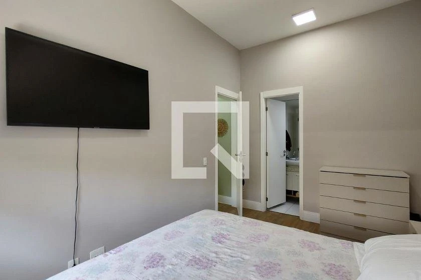 Furnished apartment, 84 m², with a home office — photo 47