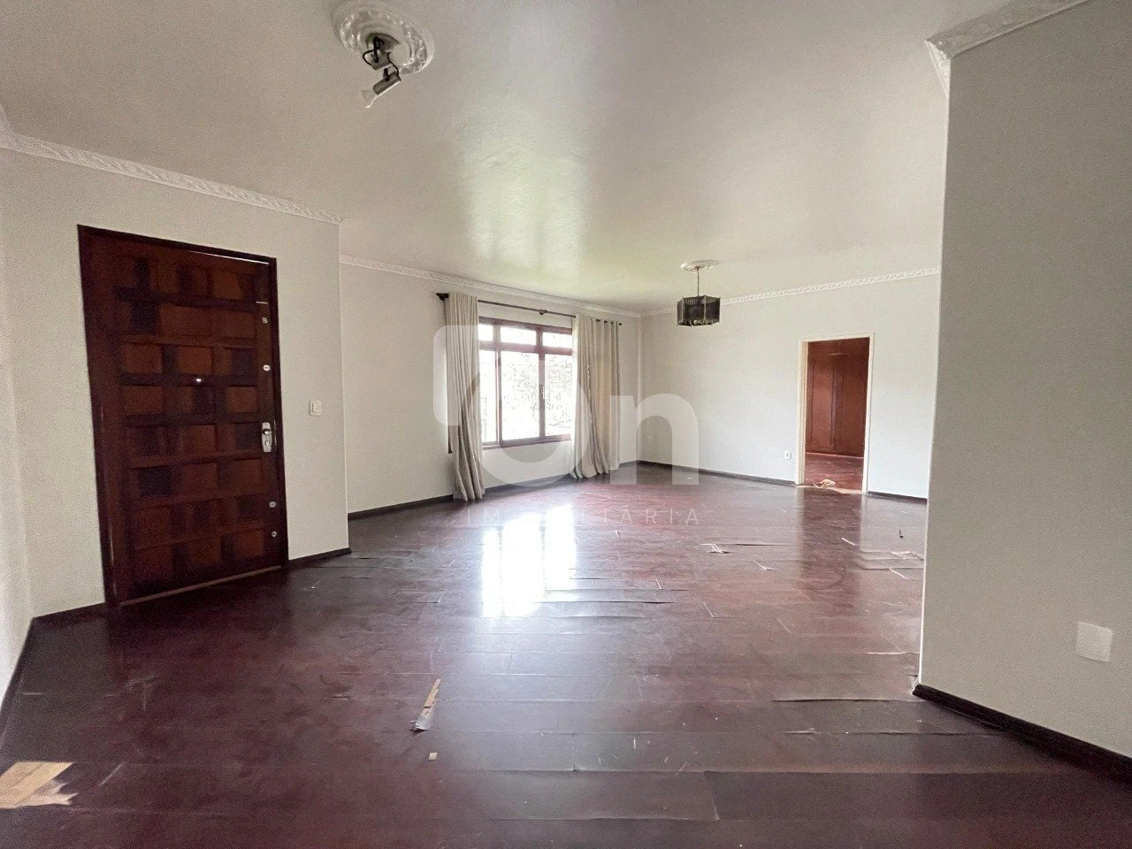 Wood or laminate floors in a one-bedroom house, 60 m² — photo 14
