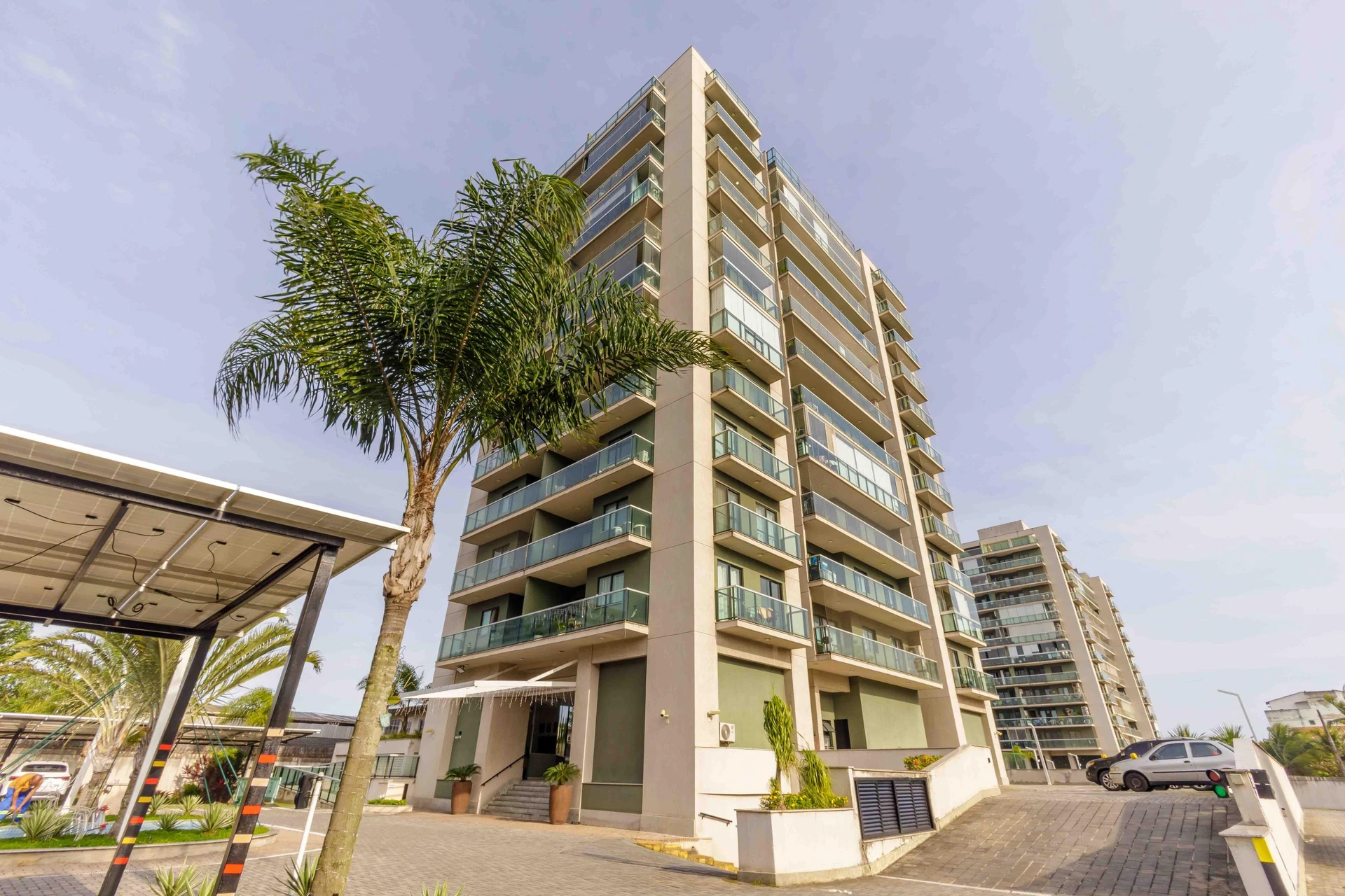 3-bedroom apartment with a grill on the balcony — photo 56