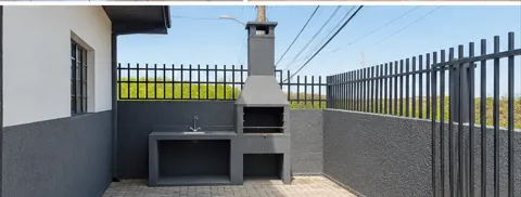 3-bedroom house with a grill on the balcony