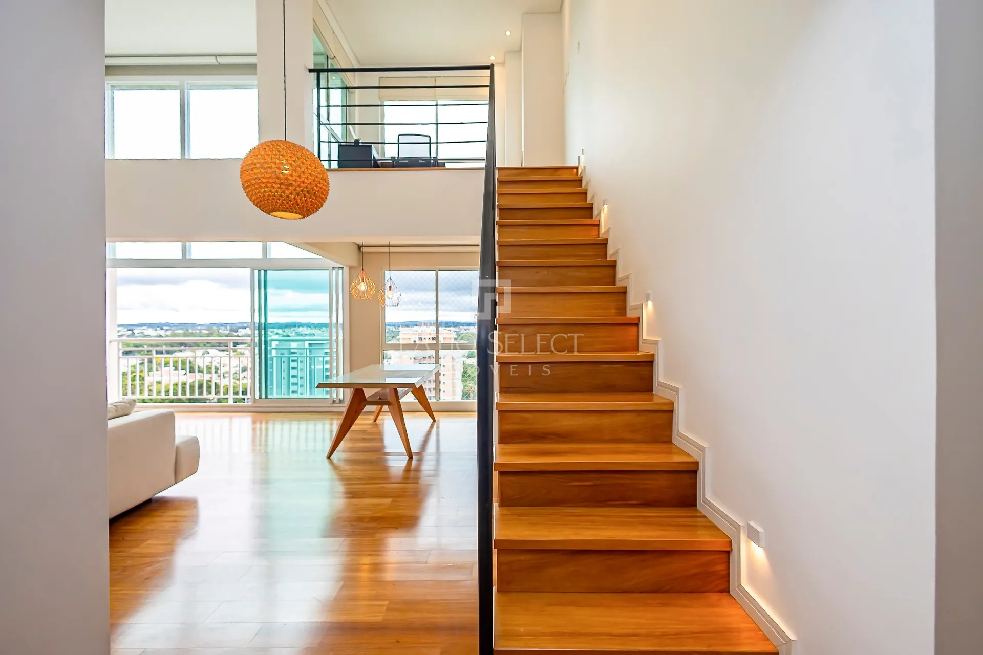 4-bedroom apartment with a fireplace — photo 8