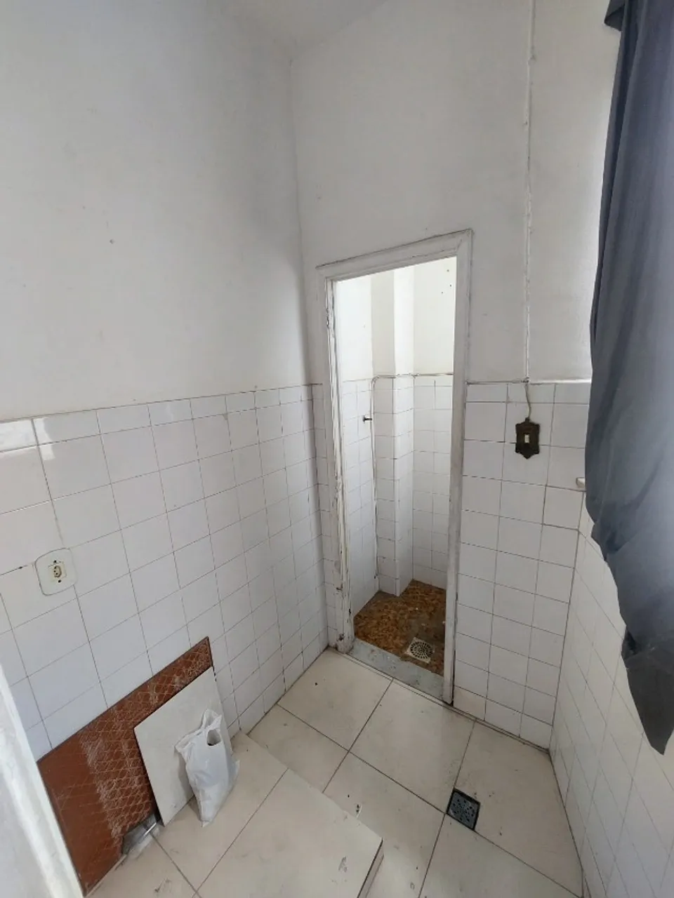 Apartamento de 2 quartos com piso de madeira ou laminado — photo 11