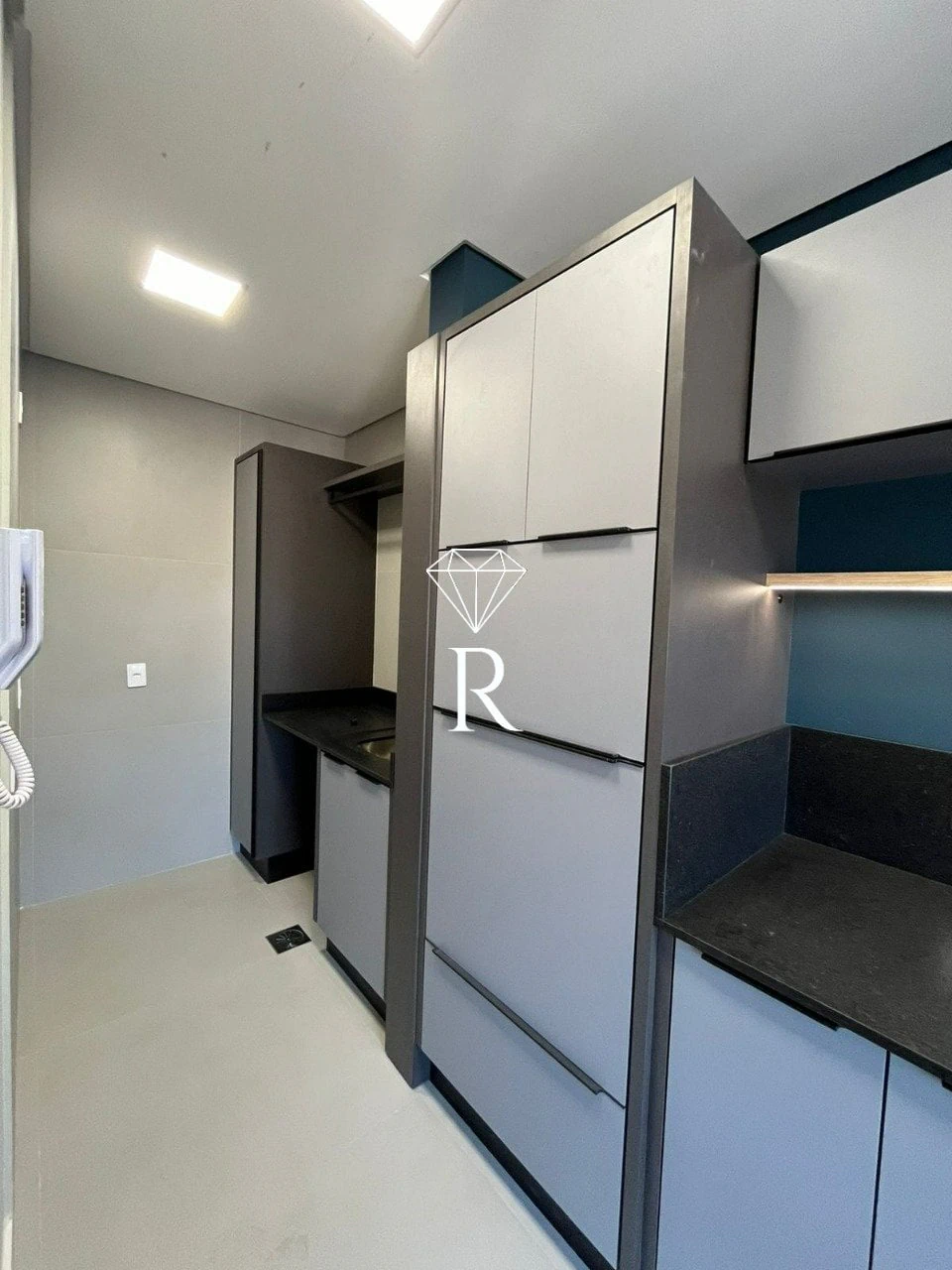 3-bedroom apartment with a grill on the balcony — photo 26