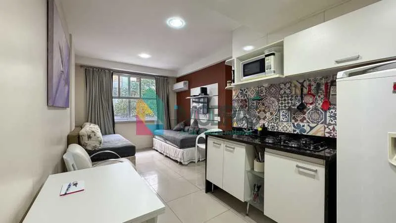 Furnished 1-bedroom apartment with open-plan kitchen — photo 10