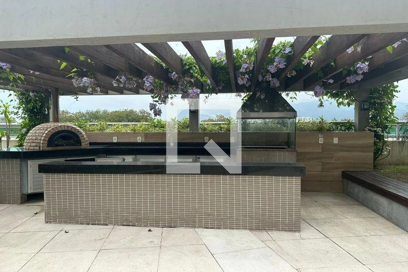 Furnished 2-bedroom apartment with balcony — photo 34