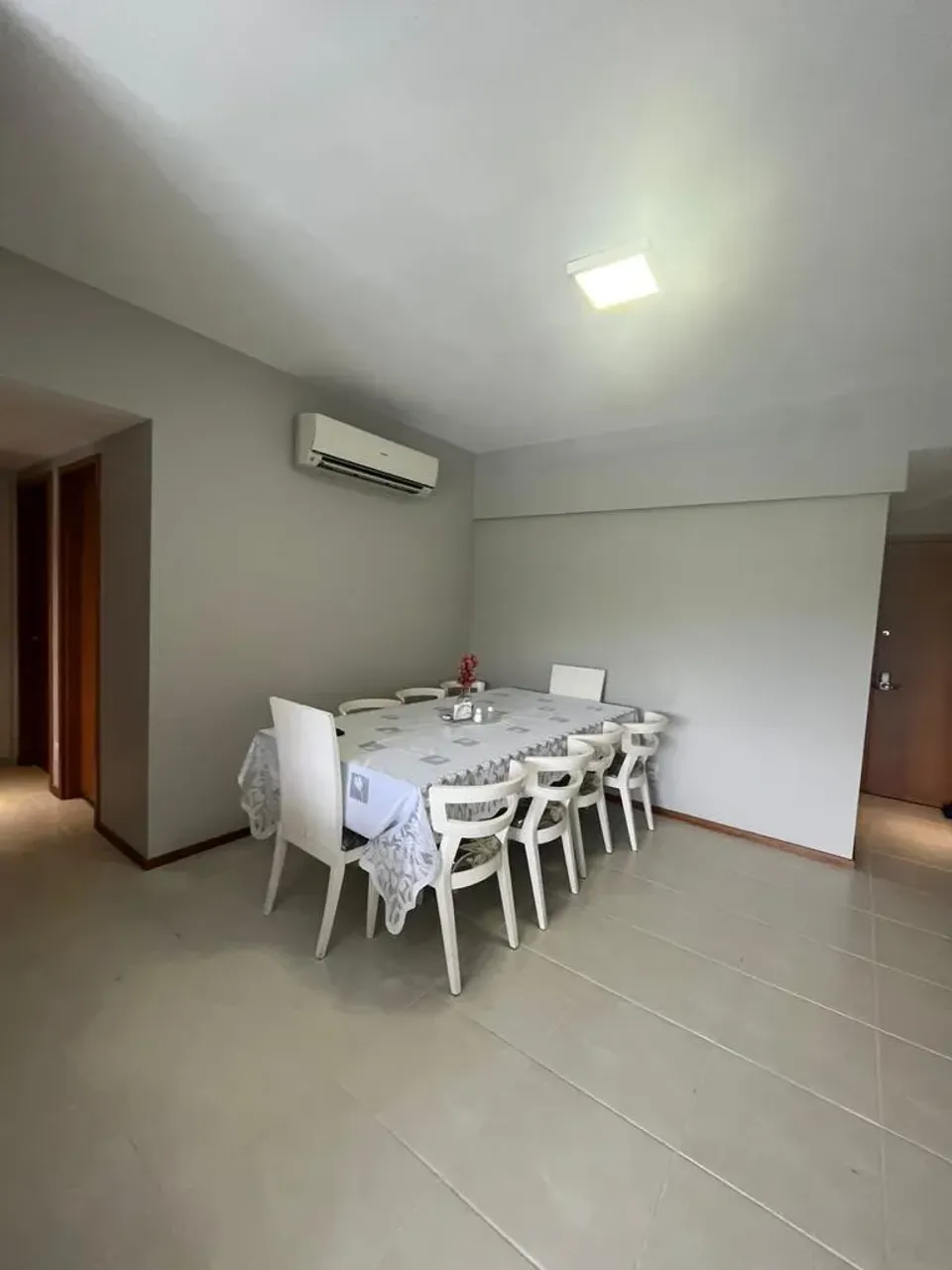 Apartamento mobiliado com 3 quartos e varanda de vidro — photo 11
