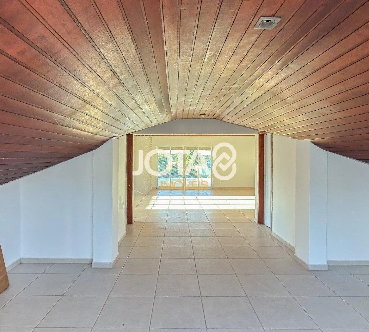 Spacious house with 3 en-suite bedrooms and 526 m² — photo 17