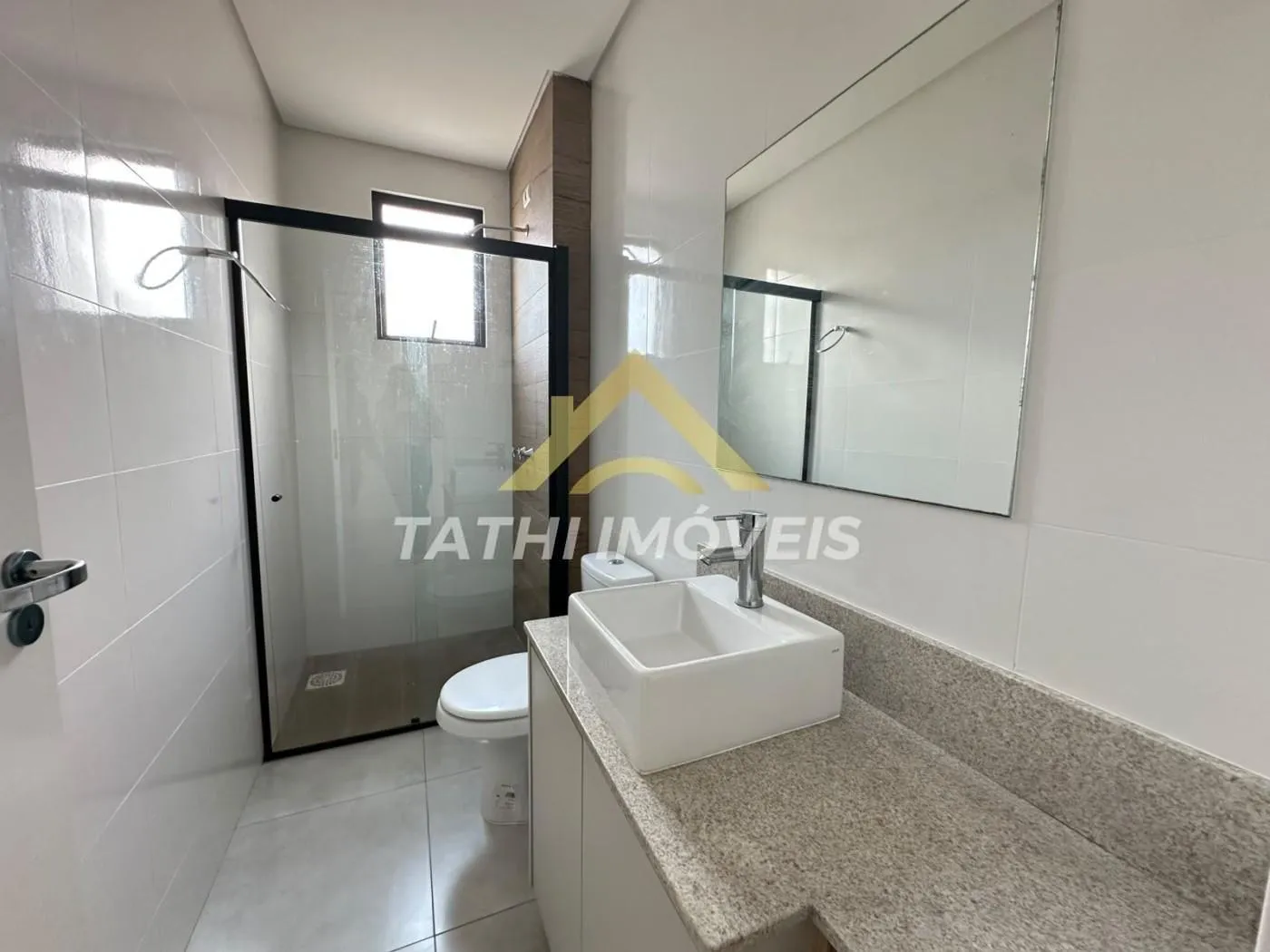 2-bedroom apartment with air conditioning in the suite — photo 8