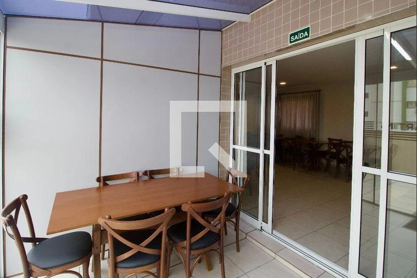 Furnished 1-bedroom apartment with compact kitchen — photo 20